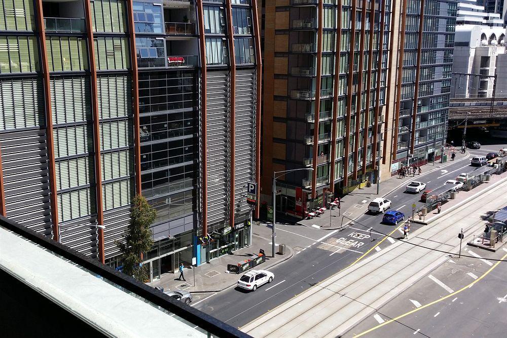 Aura On Flinders Serviced Apartments Melbourne Exteriör bild